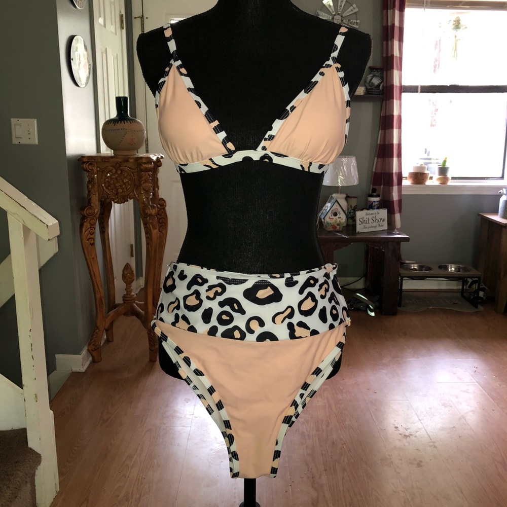 NWOT 💐Romwe High Waisted Animal Print Bikini